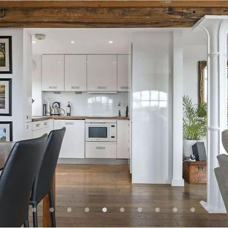 Luxury Artistic 2 Bedroom W/Balcony-Great Location Central Londen Buitenkant foto