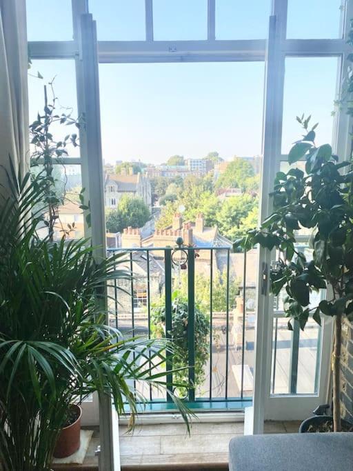 Luxury Artistic 2 Bedroom W/Balcony-Great Location Central Londen Buitenkant foto