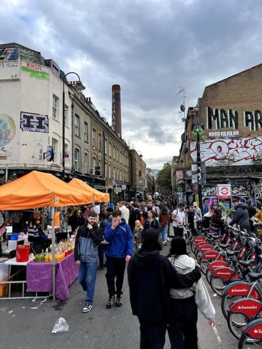 Luxury Artistic 2 Bedroom W/Balcony-Great Location Central Londen Buitenkant foto